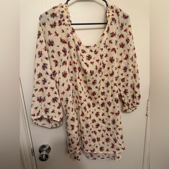 Torrid Cream Floral Print Top - Picture 3 of 3